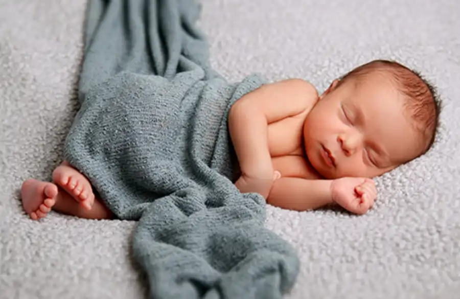 عکاسی نوزاد در فضای باز